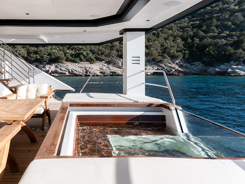 Main Deck Hot Tub